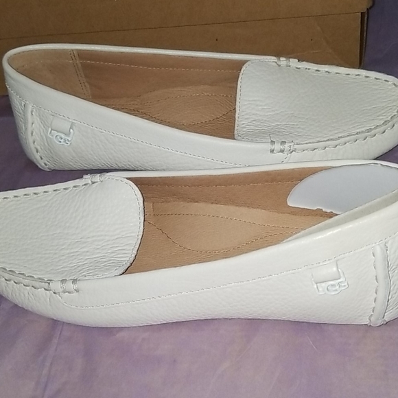 SOLD UGG Women's Shoes Loafer Flores White 6.5 - Picture 9 of 11